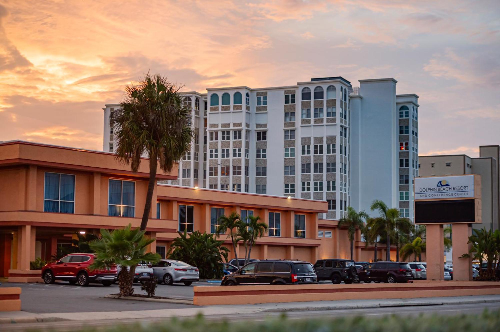 Dolphin Beach Resort St. Pete Beach Exterior photo